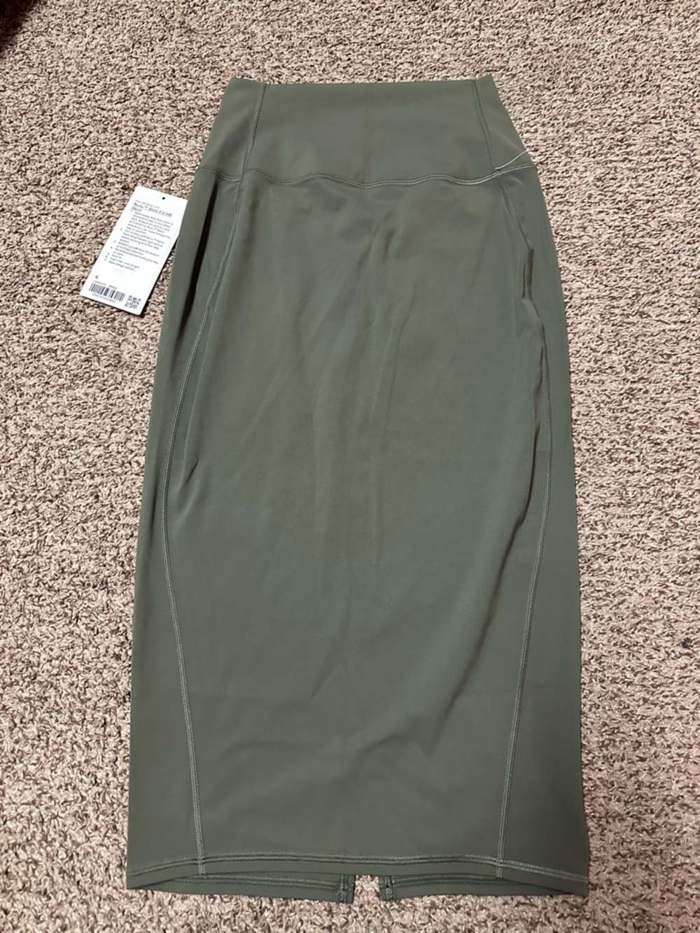 lululemon athletica nulu slim fit HR Skirt size 6 NWOT